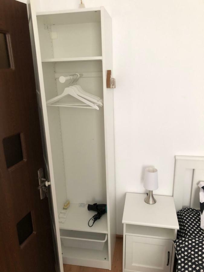 Poppys Apartment Arad Bagian luar foto